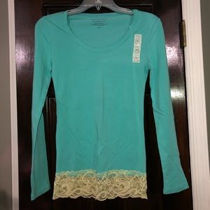 Long Sleeve Tee w/ Lace Bottom